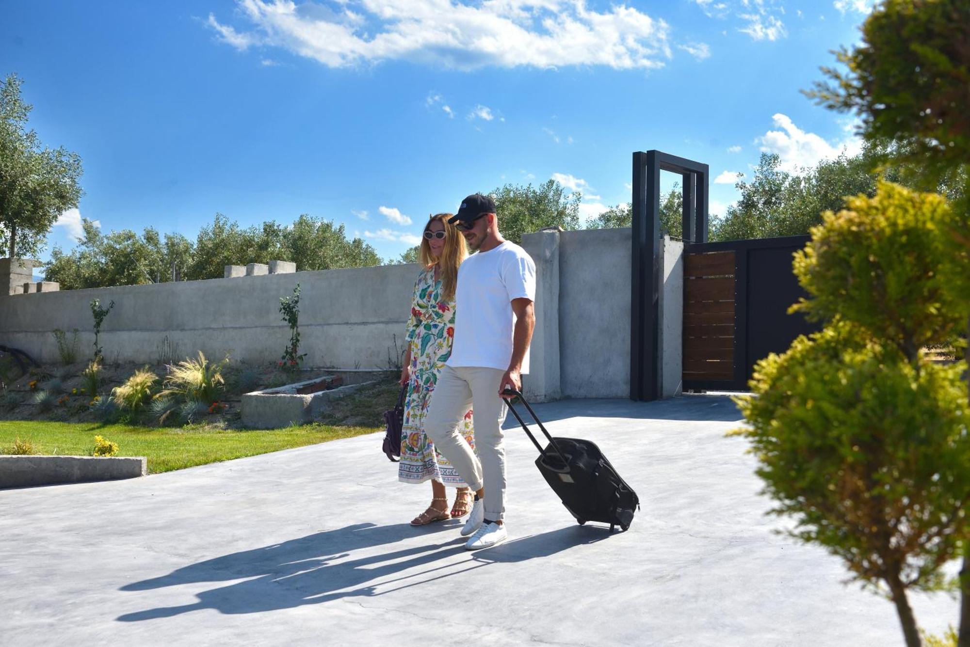 Olive All-Seasons Suites, Panel Hospitality Homes & Villas Литохоро Экстерьер фото